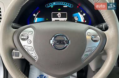 Хэтчбек Nissan Leaf 2015 в 