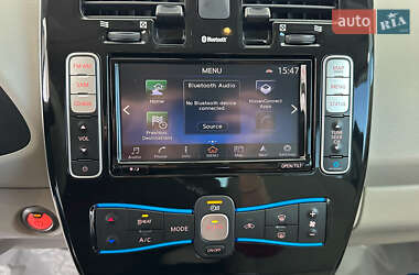 Хэтчбек Nissan Leaf 2015 в 