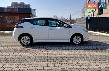 Хэтчбек Nissan Leaf 2021 в Киеве