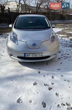 Хетчбек Nissan Leaf 2015 в Запоріжжі