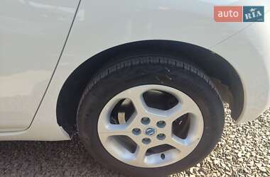Хетчбек Nissan Leaf 2012 в 