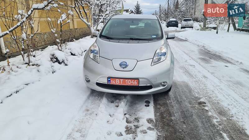 Хэтчбек Nissan Leaf 2016 в Хмельницком
