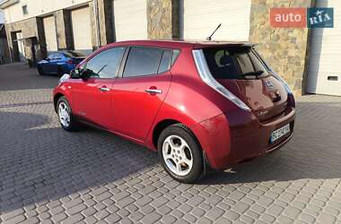 Хэтчбек Nissan Leaf 2014 в 