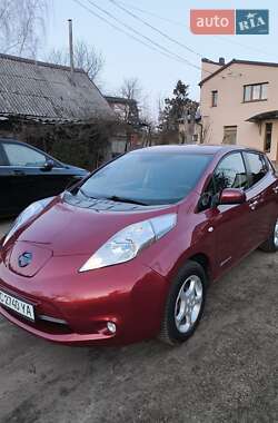 Хэтчбек Nissan Leaf 2014 в 