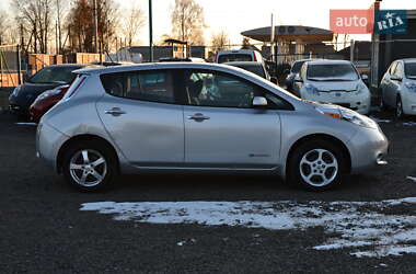 Хэтчбек Nissan Leaf 2014 в 