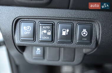 Хэтчбек Nissan Leaf 2014 в 