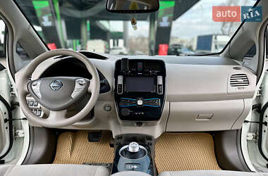 Хэтчбек Nissan Leaf 2012 в 