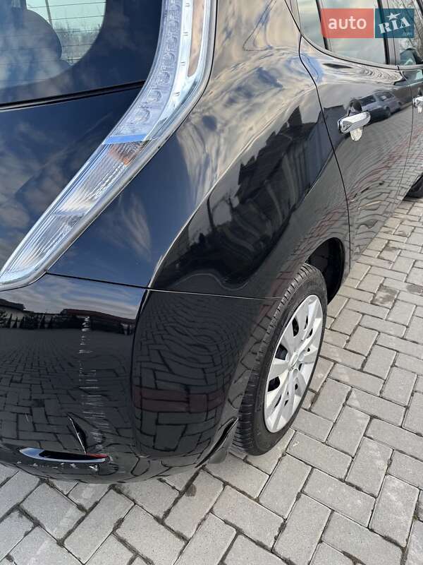 Хэтчбек Nissan Leaf 2013 в Золочеве