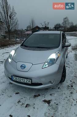 Хетчбек Nissan Leaf 2013 в Чернігові