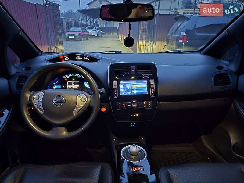 Хэтчбек Nissan Leaf 2013 в Львове