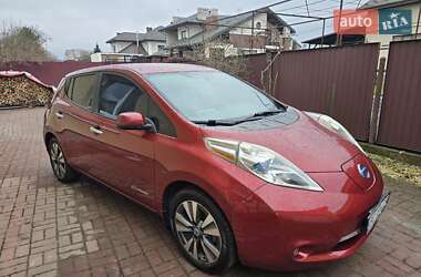 Хэтчбек Nissan Leaf 2013 в 