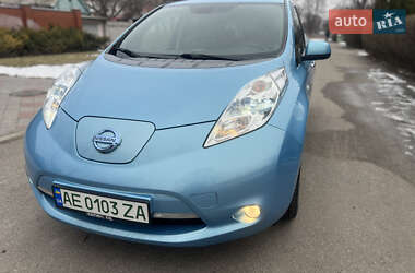 Хетчбек Nissan Leaf 2014 в Дніпрі