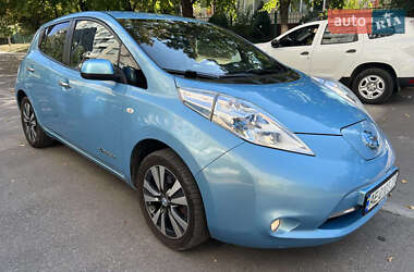 Хетчбек Nissan Leaf 2014 в Дніпрі