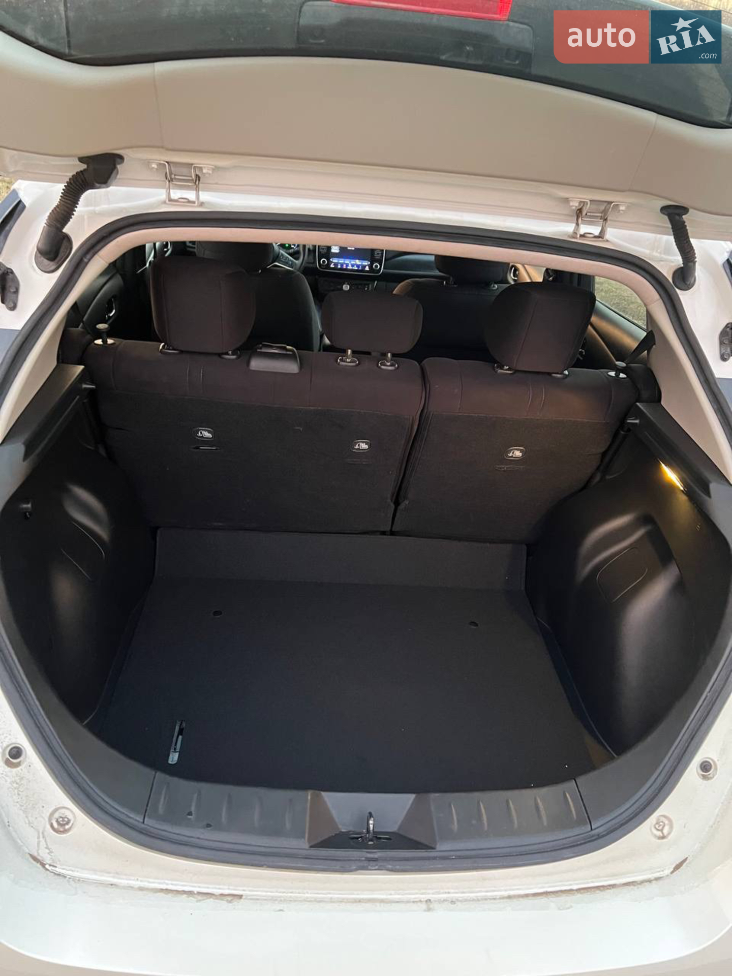 2022 Nissan Leaf - мініатюра 28