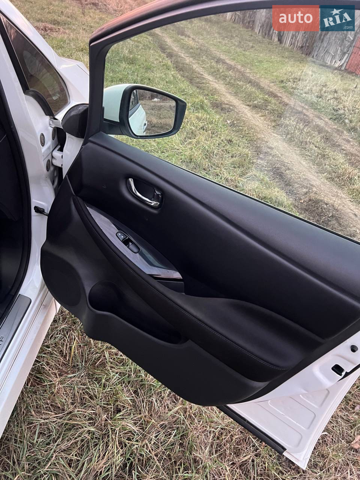 2022 Nissan Leaf - мініатюра 38