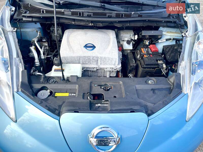 Хетчбек Nissan Leaf 2014 в Києві фото 13 Хетчбек Nissan Leaf 2014 в Києві