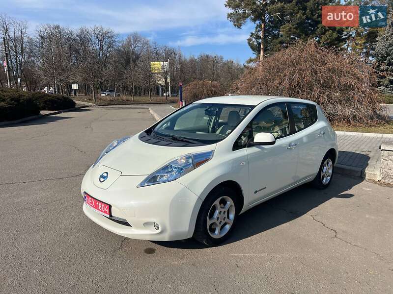 Хэтчбек Nissan Leaf 2012 в Умани