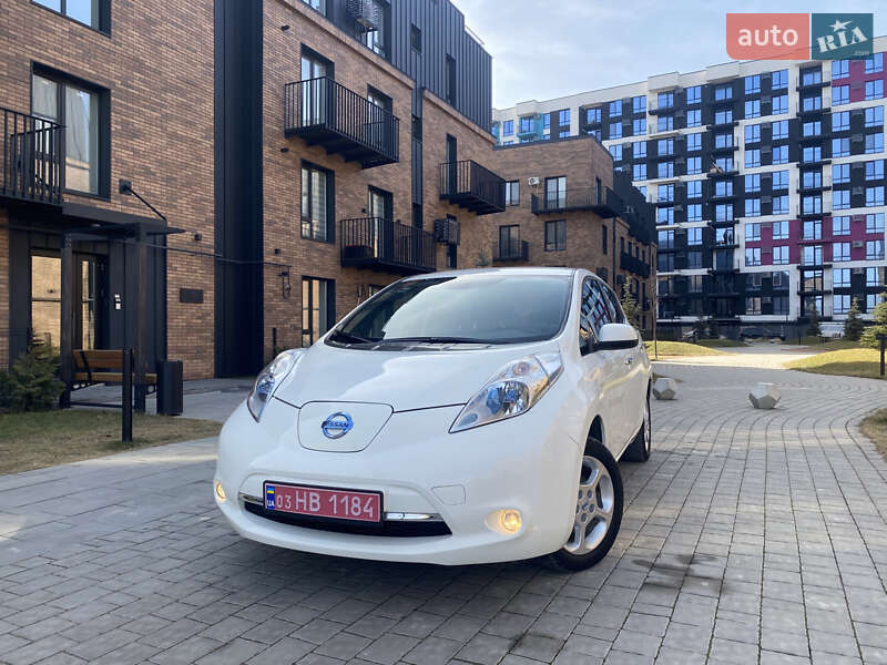 Хетчбек Nissan Leaf 2014 в Івано-Франківську