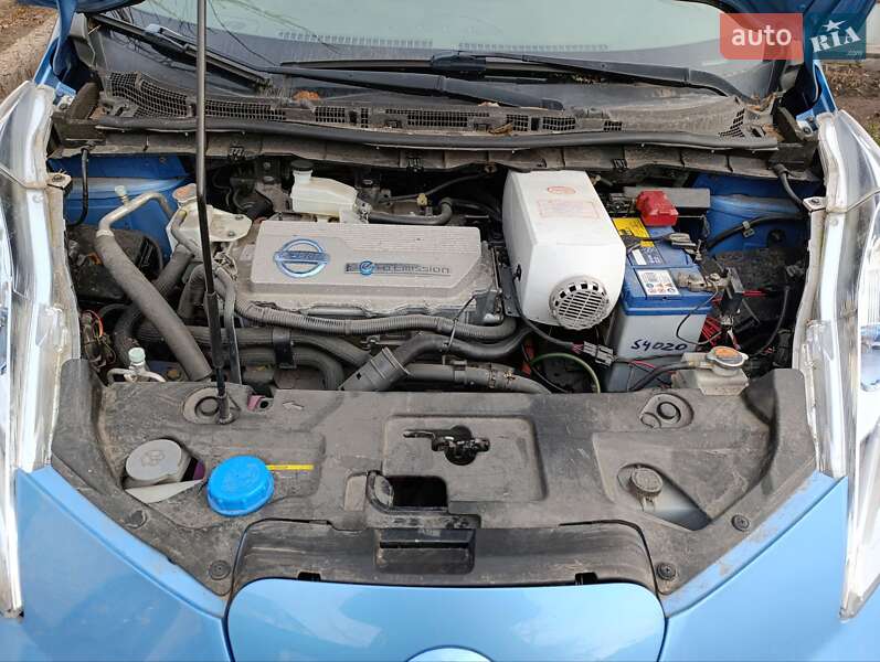 Хетчбек Nissan Leaf 2012 в Радомишлі фото 4 Хетчбек Nissan Leaf 2012 в Радомишлі