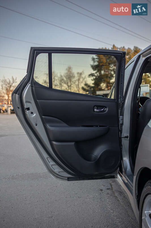 Хетчбек Nissan Leaf 2019 в Чернівцях