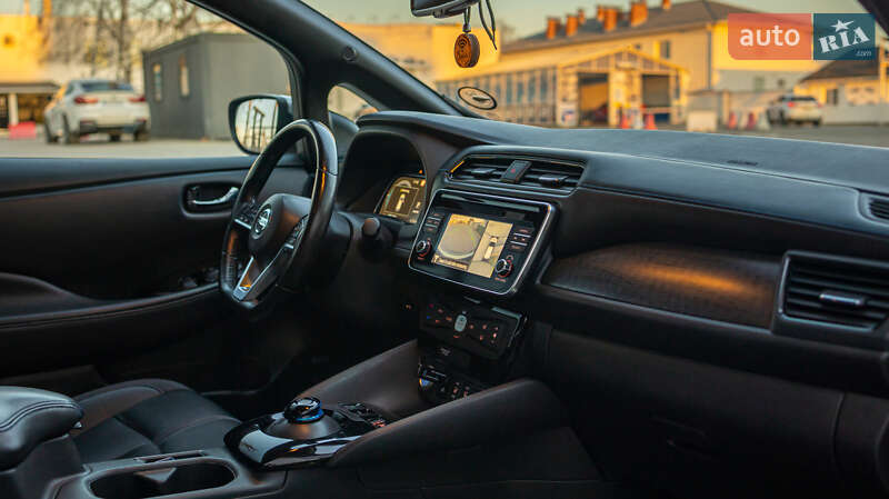 Хетчбек Nissan Leaf 2019 в Чернівцях