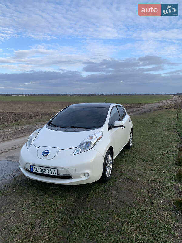 Хэтчбек Nissan Leaf 2013 в Луцке