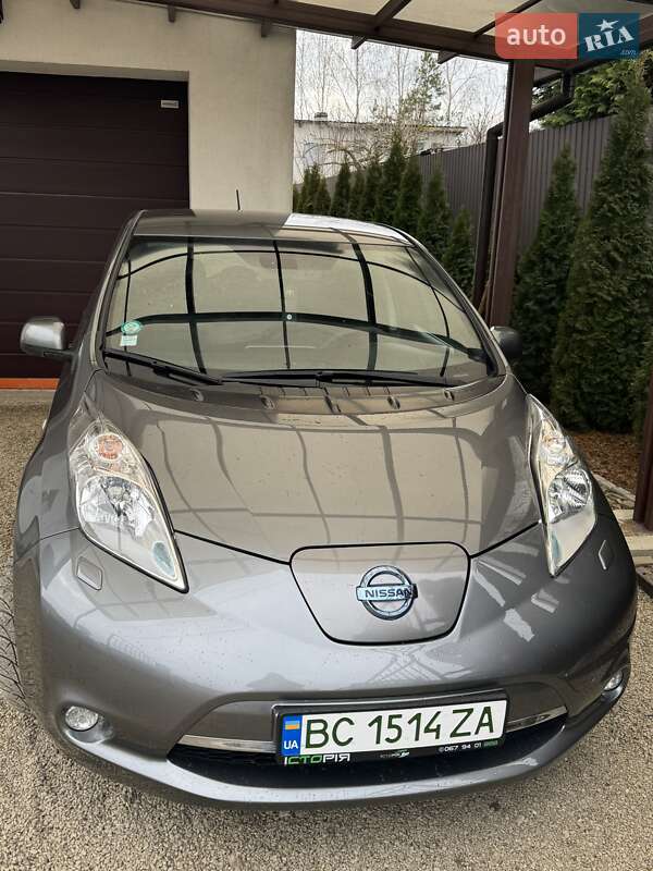 Хэтчбек Nissan Leaf 2014 в Львове