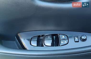 Хэтчбек Nissan Leaf 2014 в 