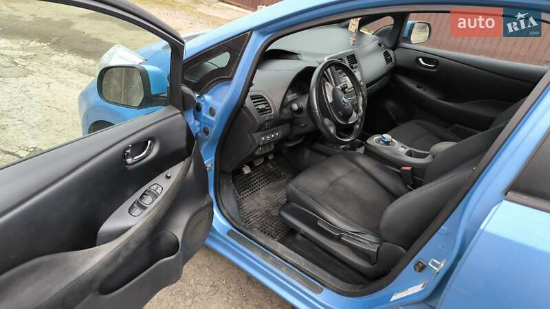Хэтчбек Nissan Leaf 2013 в Запорожье