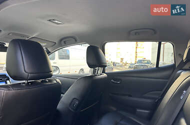 Хэтчбек Nissan Leaf 2015 в 
