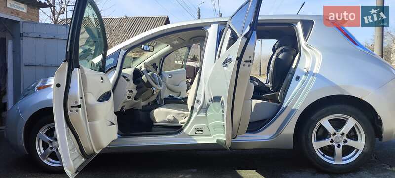 Хэтчбек Nissan Leaf 2012 в Виннице