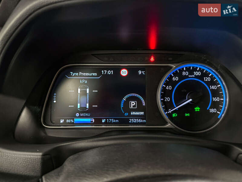 Хетчбек Nissan Leaf 2018 в Києві