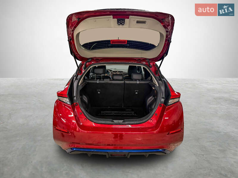 Хетчбек Nissan Leaf 2018 в Києві