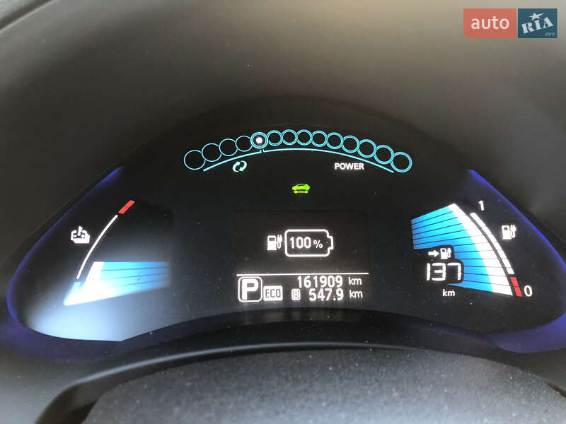 Хетчбек Nissan Leaf 2013 в Дніпрі