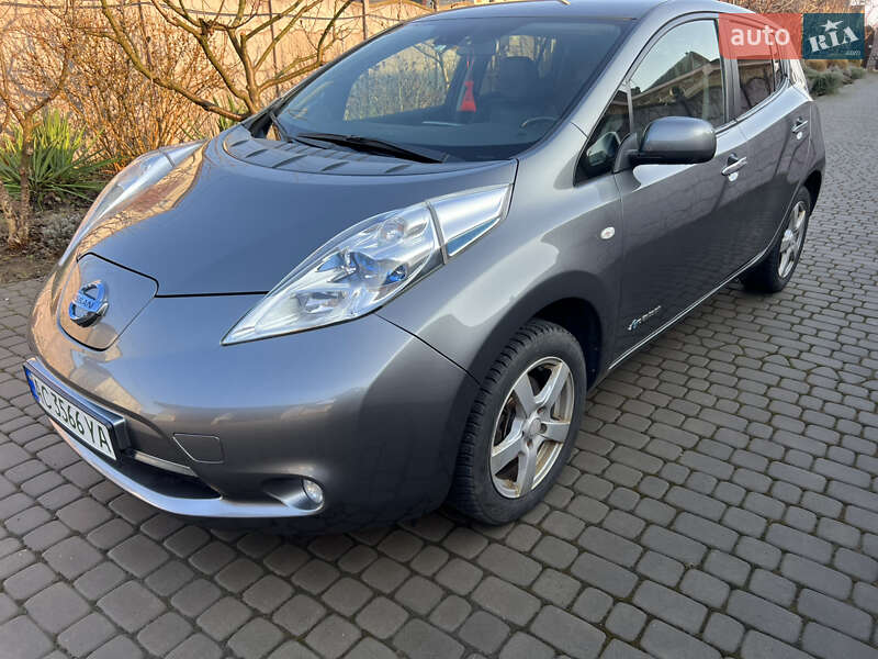 Хэтчбек Nissan Leaf 2014 в 