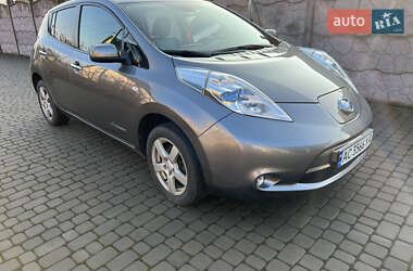 Хэтчбек Nissan Leaf 2014 в 