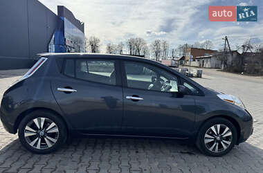 Хэтчбек Nissan Leaf 2013 в 