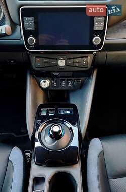 Хэтчбек Nissan Leaf 2019 в 