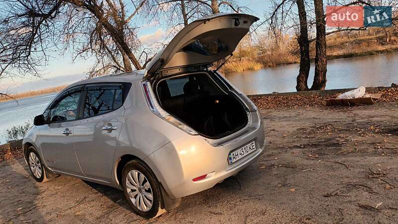 Хетчбек Nissan Leaf 2014 в Кременчуці