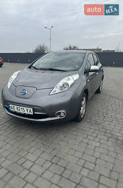 Хетчбек Nissan Leaf 2014 в Кам'янському