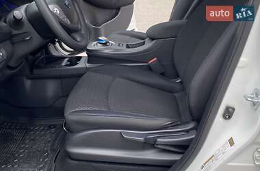 Хетчбек Nissan Leaf 2016 в 