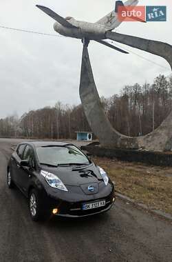 Хетчбек Nissan Leaf 2013 в Сарнах