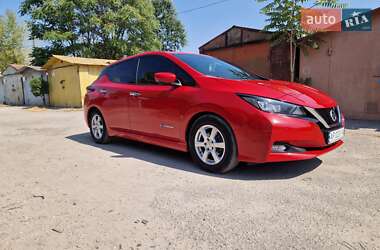 Хэтчбек Nissan Leaf 2018 в 