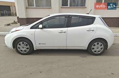 Хэтчбек Nissan Leaf 2014 в 