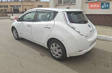 Хэтчбек Nissan Leaf 2014 в 
