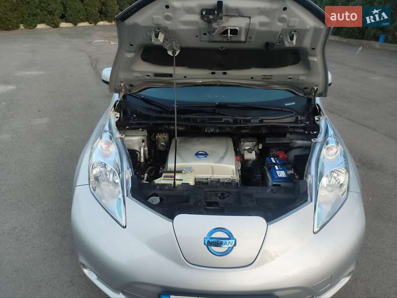 Хэтчбек Nissan Leaf 2015 в Умани фото 9 Хэтчбек Nissan Leaf 2015 в Умани