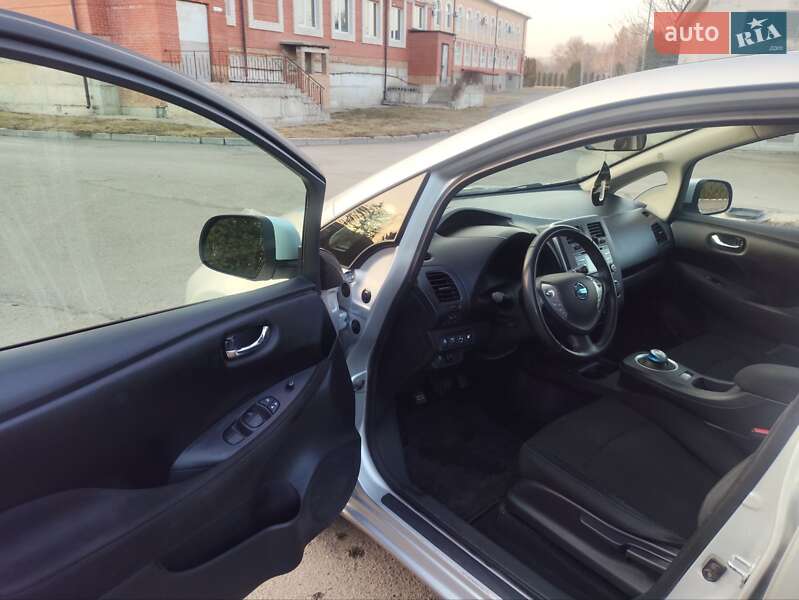 Хэтчбек Nissan Leaf 2015 в Умани фото 11 Хэтчбек Nissan Leaf 2015 в Умани