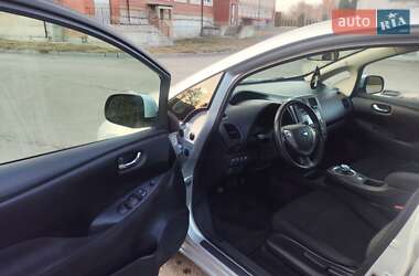 Хэтчбек Nissan Leaf 2015 в 