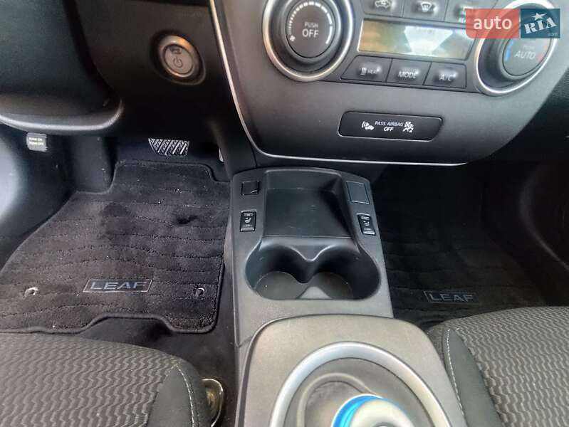Хэтчбек Nissan Leaf 2015 в Умани фото 15 Хэтчбек Nissan Leaf 2015 в Умани