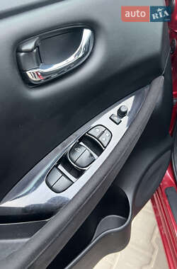 Хэтчбек Nissan Leaf 2016 в 